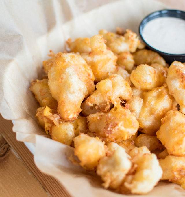 TJsHarborRestaurant_CheeseCurds-27-1024x683