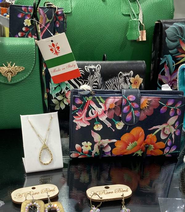 Palm Springs Shopping Guide: Stylish Women’s Boutiques on a Budget