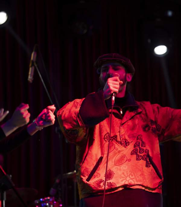 Palm Springs Karaoke Guide: Best Places to Sip & Sing