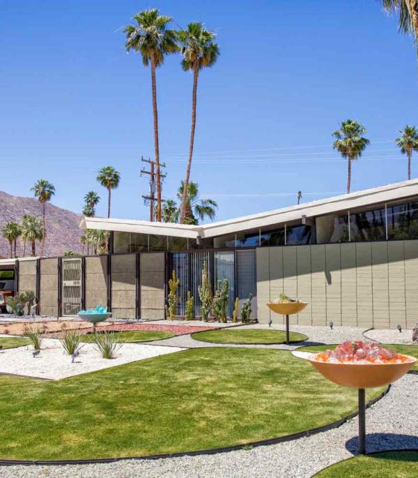 Desert Modernism: Where Sleek Design Meets the Desert's Beauty