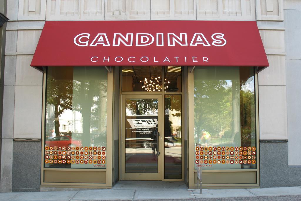 Candinas Boutique Exterior