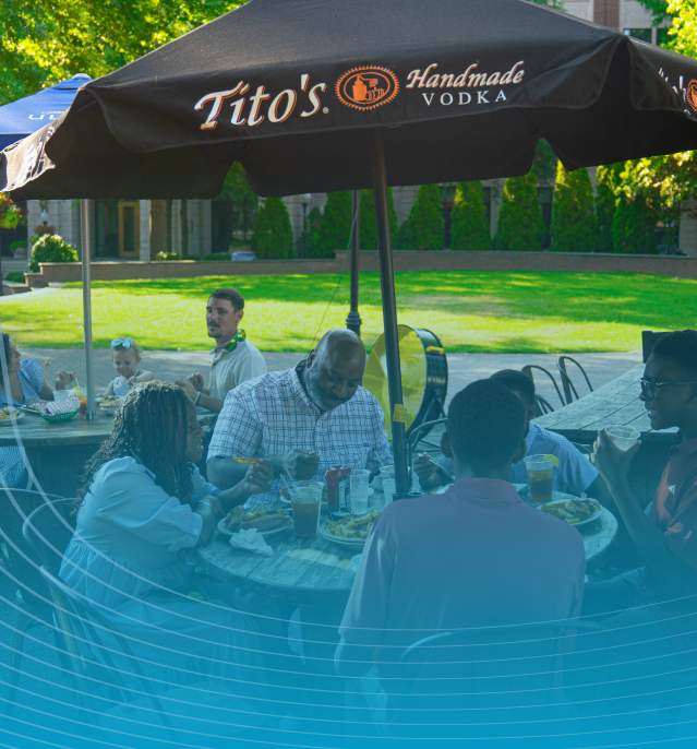 Friends walking - Downtown