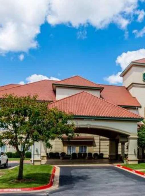 La Quinta Inn & Suites