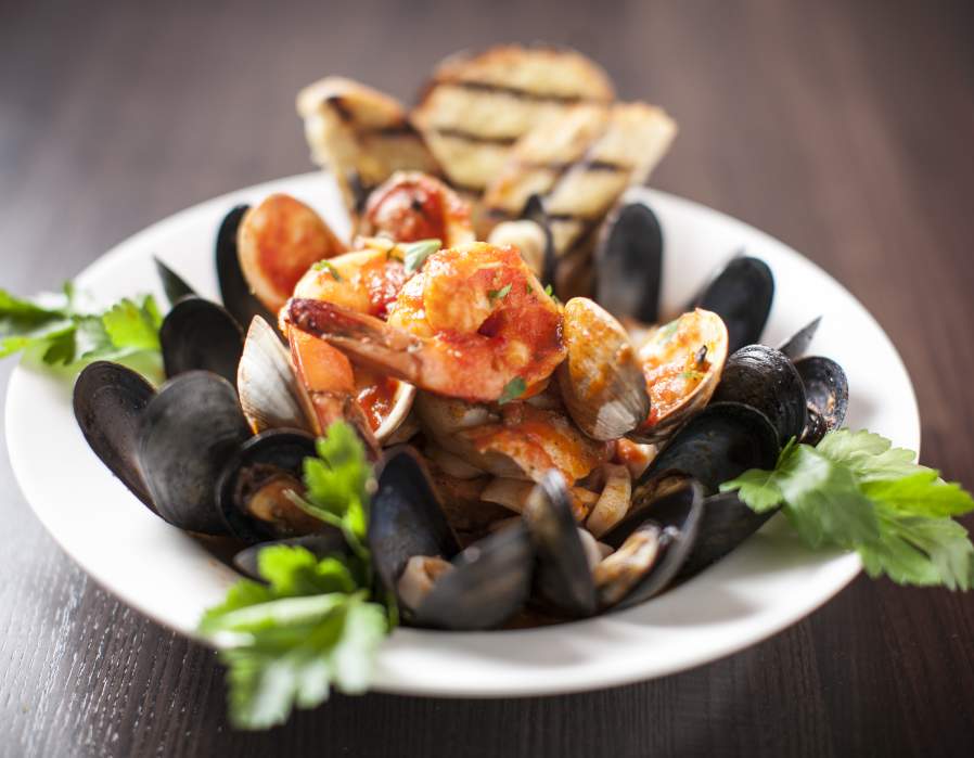 V&M Italian American Bistro