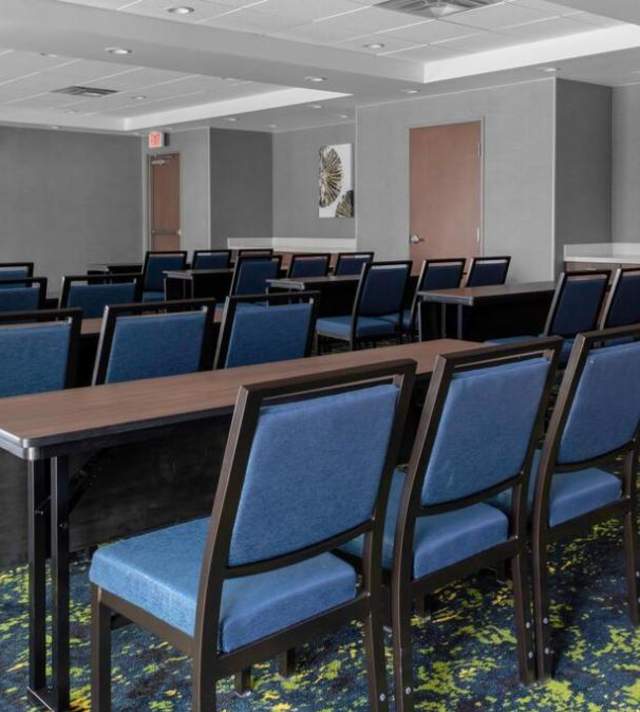Hampton Inn & Suites
