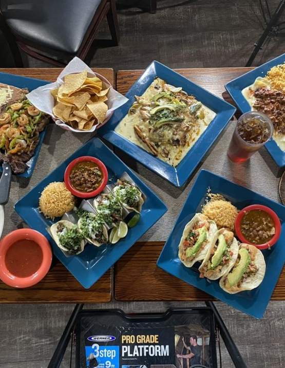 La Huerta Grill - Rogers Ave.