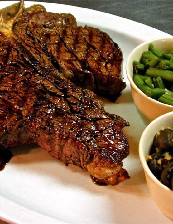 Doe's Eat Place