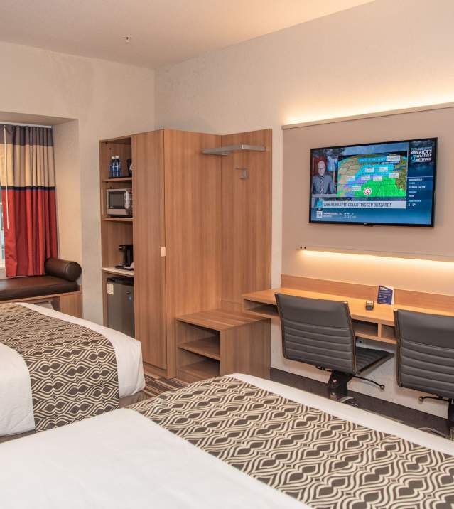 Double room at the Mictrotel Inn & Suites in Carlisle