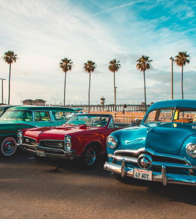 Road Trip to Huntington Beach | Classic cars with the Huntington Beach in the background