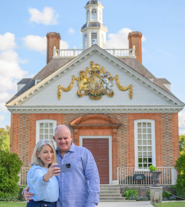 Couple takes selfie in front of the Governor's Palace