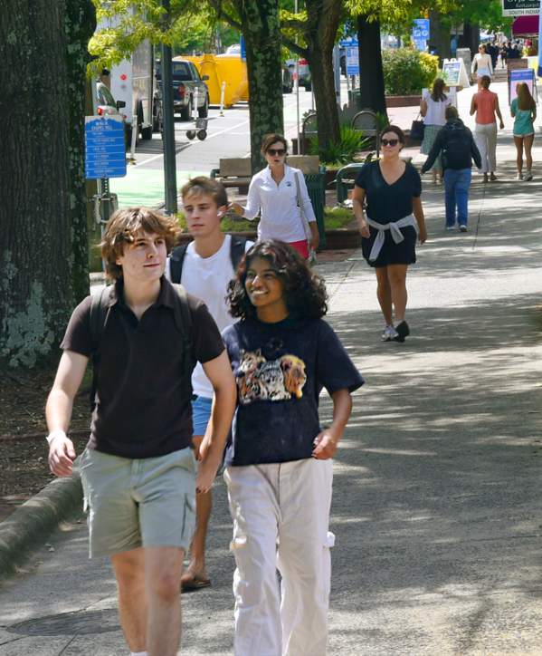People walking on Franklin Street in Downtown Chapel Hill