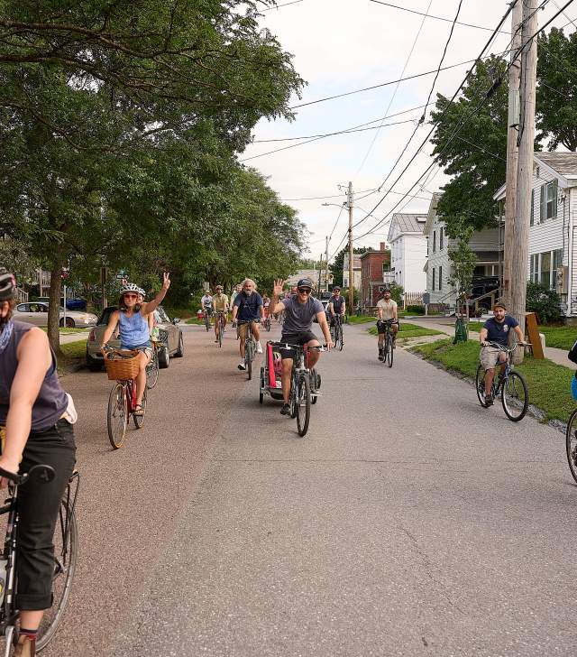 Ramble bike ride with smiling faces and happy bikers