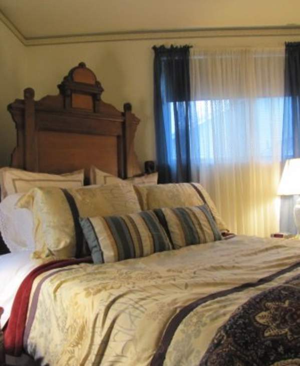 Davies House Bed & Breakfast and Extended Stay Inn