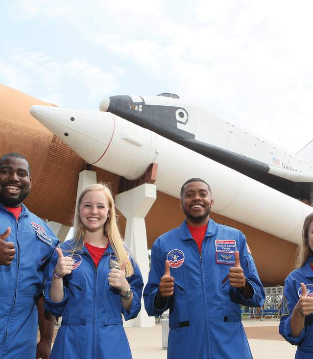 Huntsville U S Space and Rocket Center Shuttle.jpg