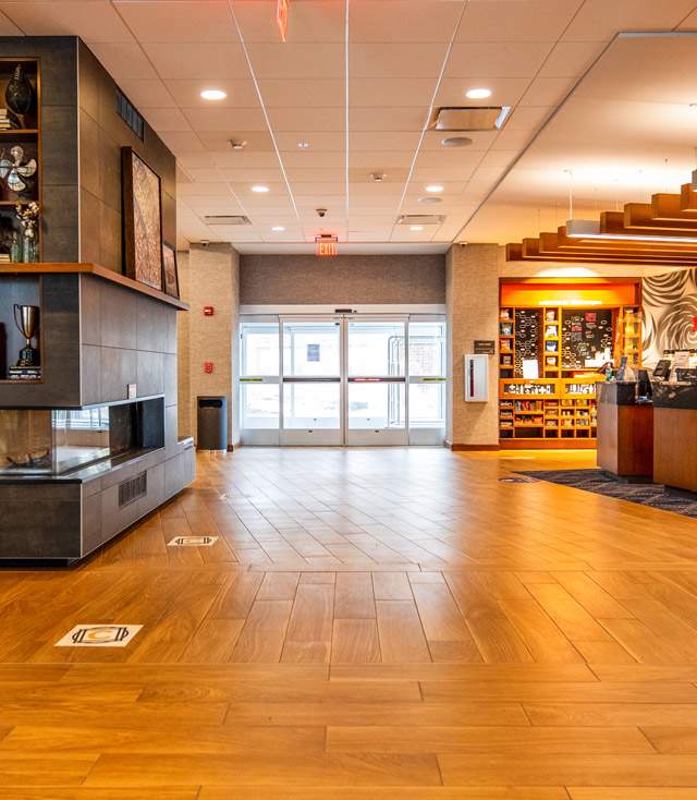 Hampton Inn & Suites Downtown Lobby