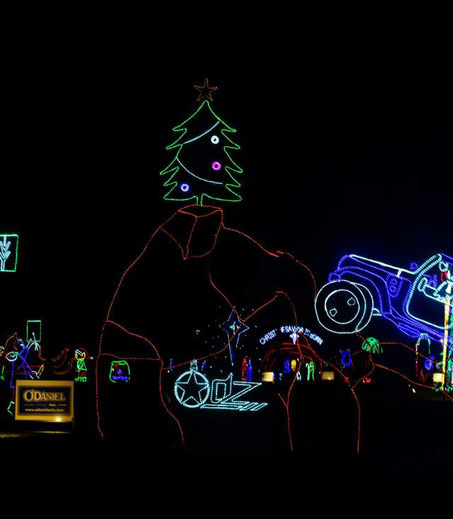 Blue Jacket's Fantasy of Lights displays with Jeep and Christmas Tree