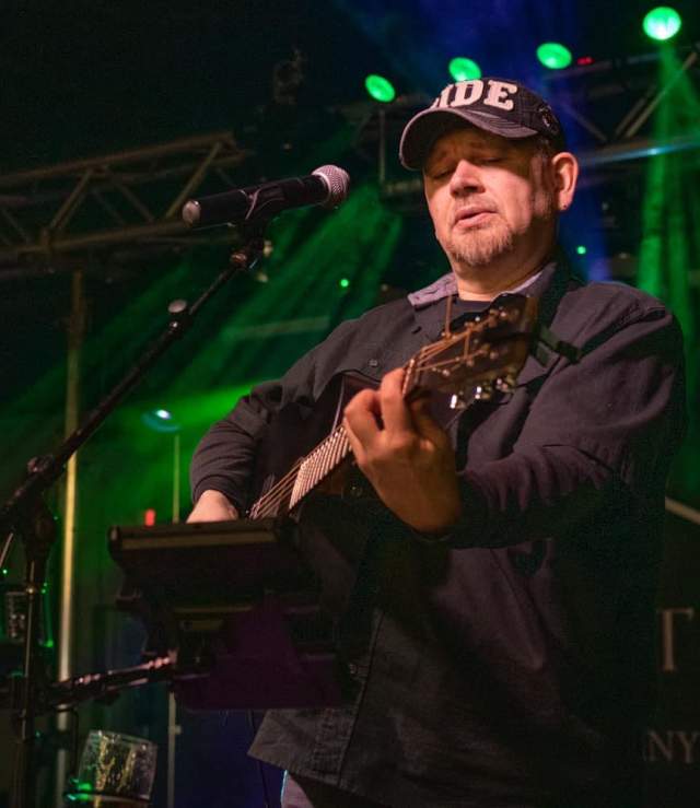 Live Music: Chris Okkerse