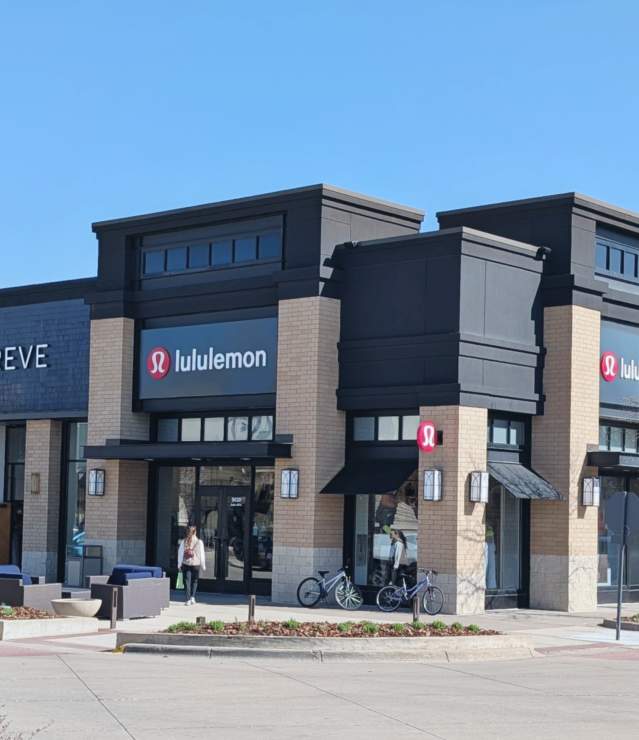 Woodbury Lakes shopping center stores