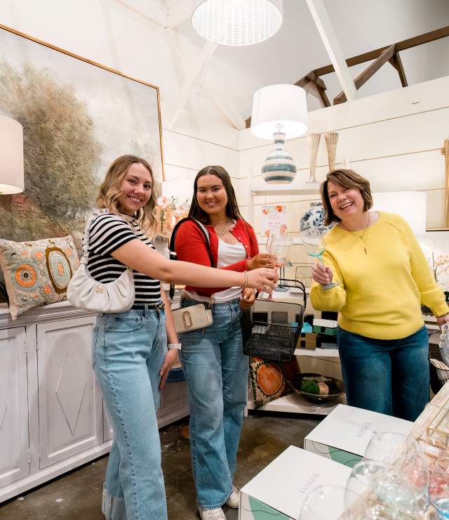 Girls’ Getaway in Clarksville, TN: Where to Stay, Shop, Sip & Unwind