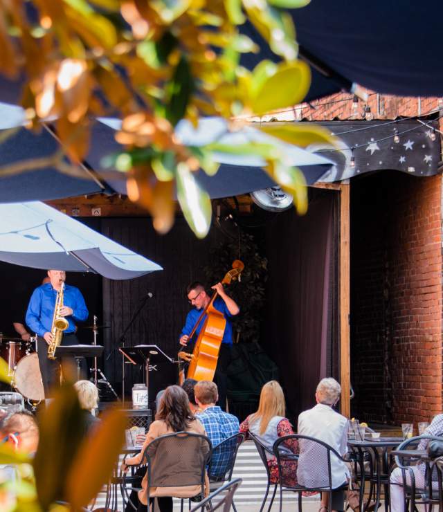 Luna Bar & Grill Patio