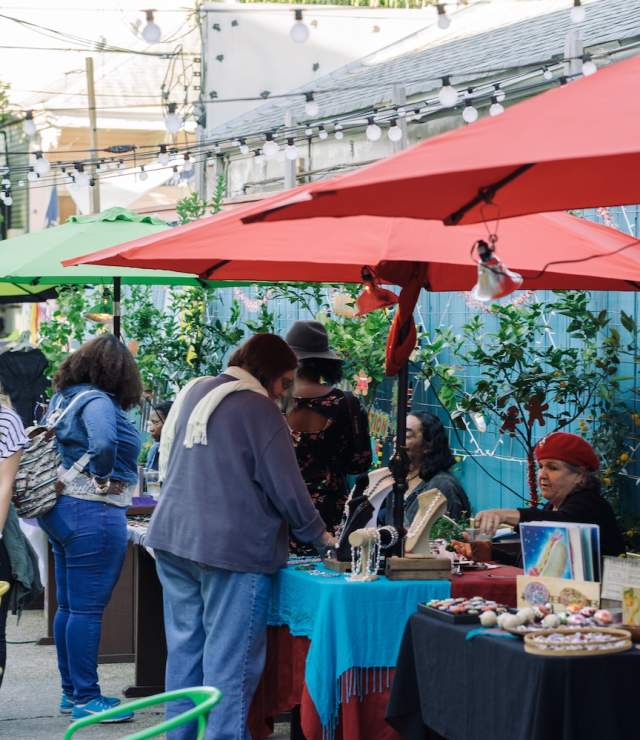 Magazine Holiday Pop-Up Market