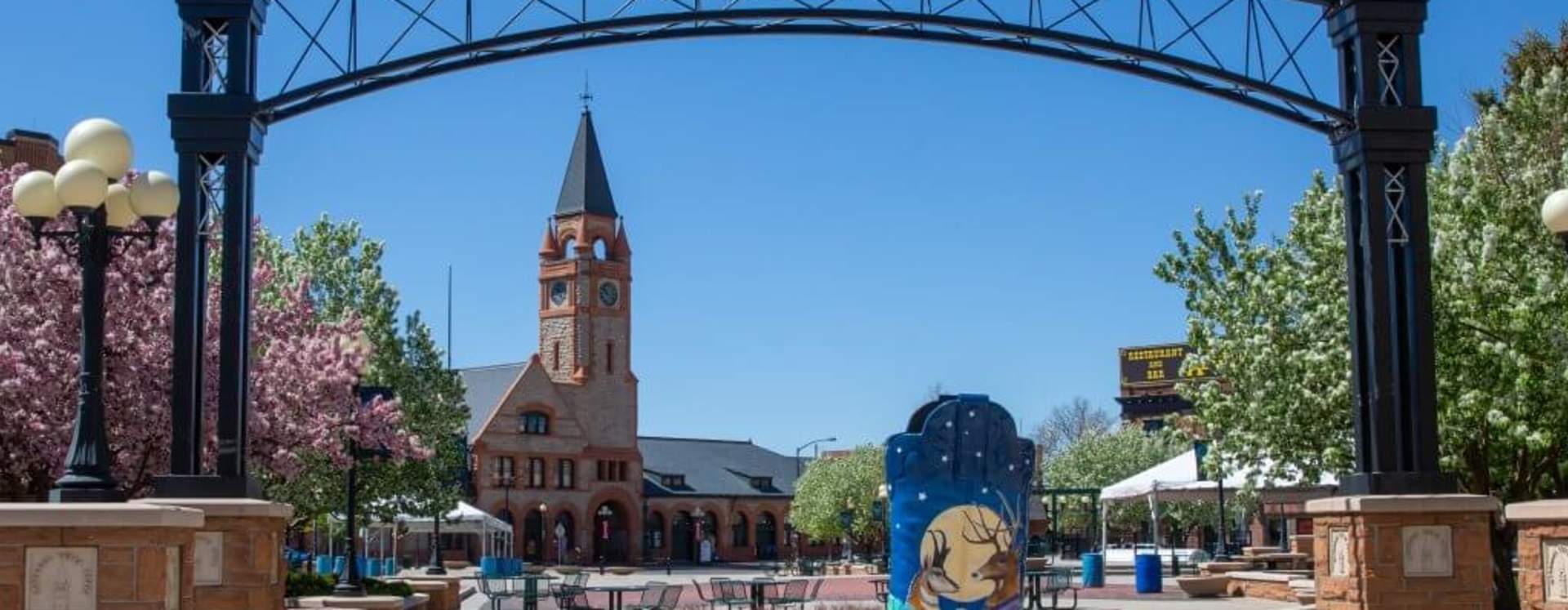 Cheyenne, Laramie & Saratoga - Scenic Drives, Hot Springs and Small-Town  Charm