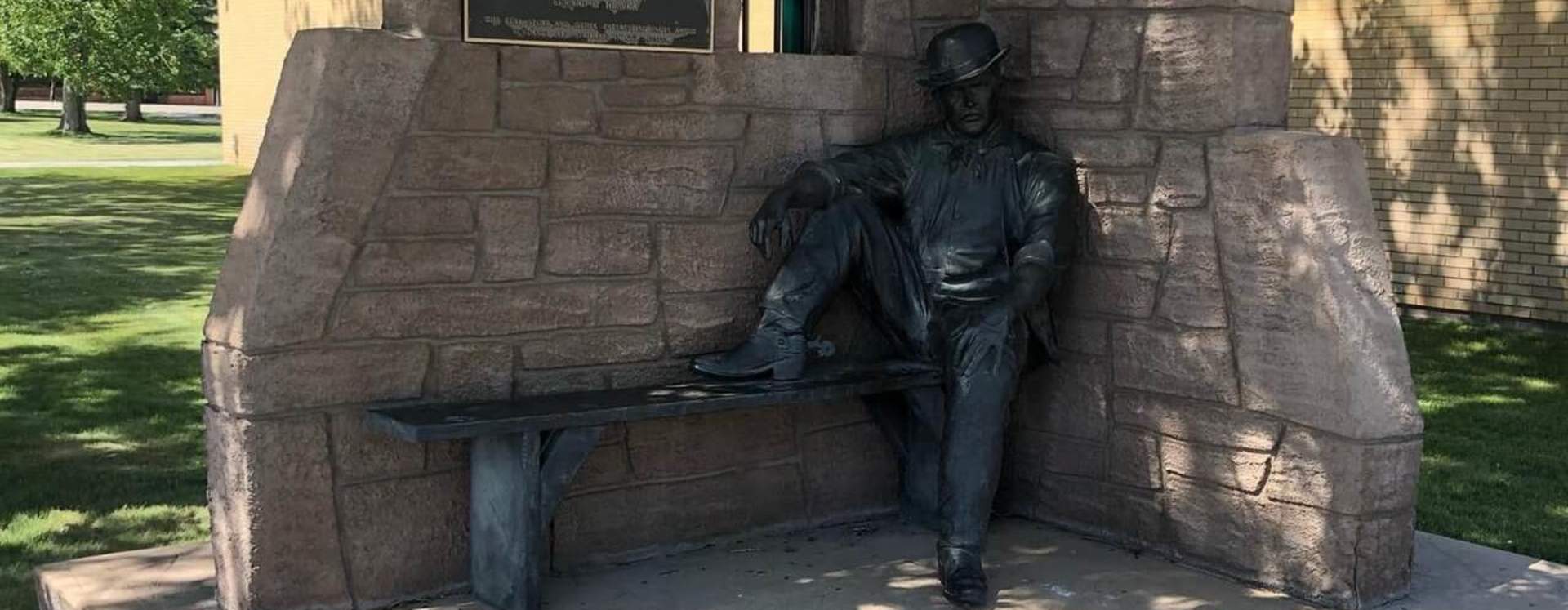 Big State, Big Names: 13 Famous People from Wyoming, image size:1920x747