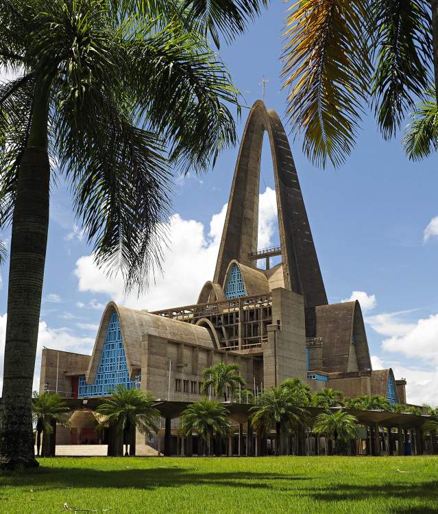 BASÍLICA CATEDRAL NUESTRA SEÑORA DE LA ALTAGRACIA