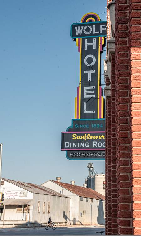 Wolf Hotel Ellinwood