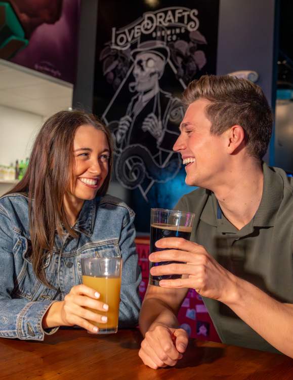Couple Beer Bar