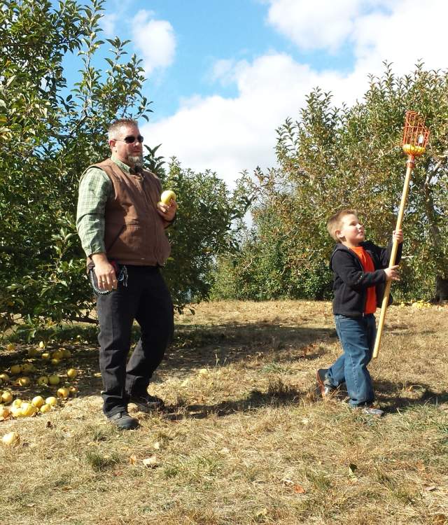 Apple Picking at Anderson Orchard