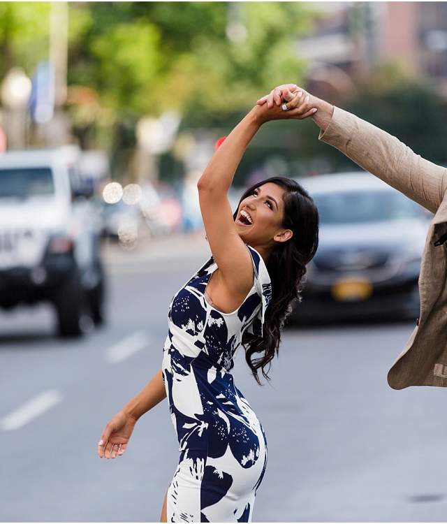 Picture of couple dancing on Broadway in Saratoga Springs NY