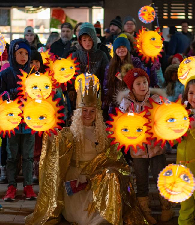 Kids light procession at Christkindlmarket Aurora