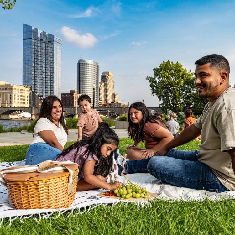 Family picnic at Ah-Nab-Awen Park