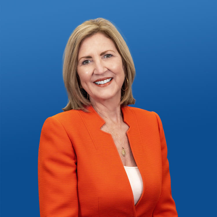 Headshot of Visit Orlando Board Member Barb Bowden