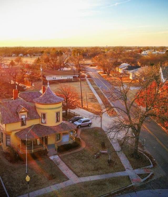 Moore-Lindsay Historical House Museum