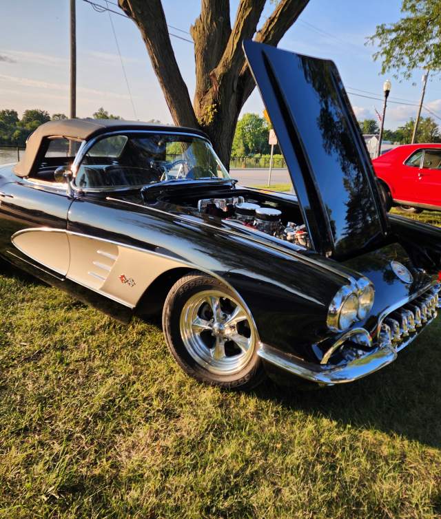 Thursday Night Car Cruise