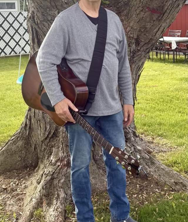 Live Music feat. Tom Bourke