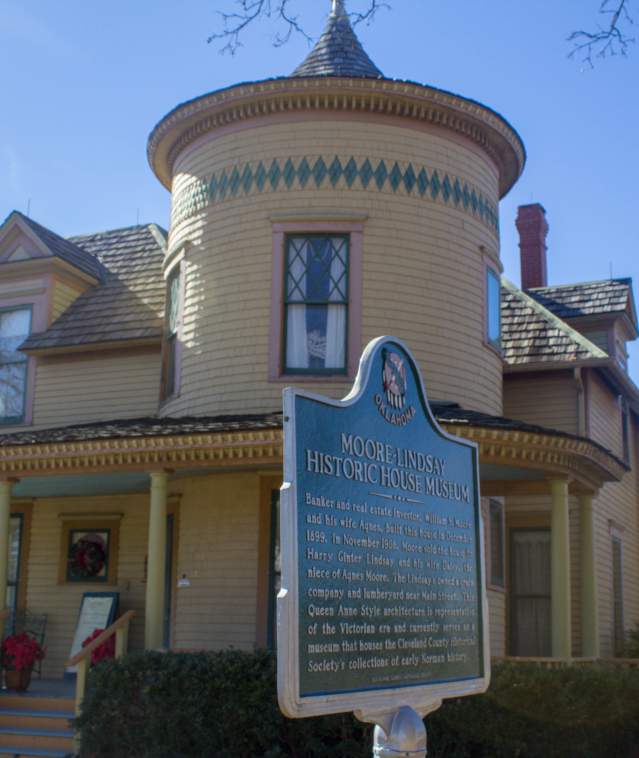 Moore-Lindsay Historical House