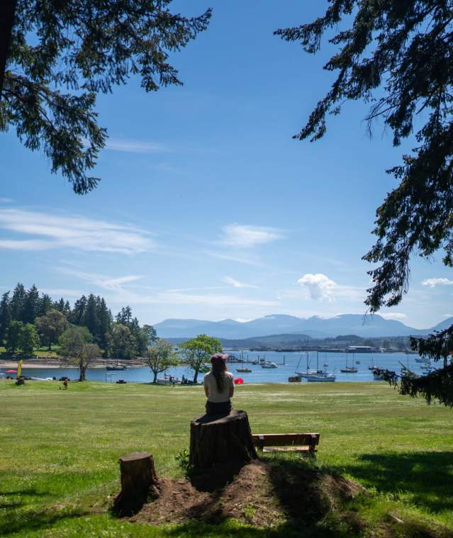 Saysutshun looking out