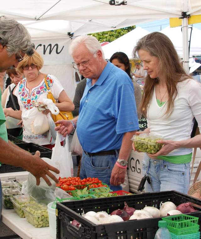 Shop Local at These 6 Houston's Farmers Markets