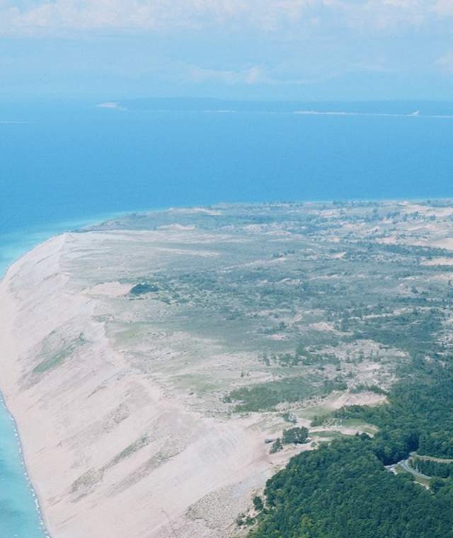 Sleeping Bear Dunes Visitor's Bureau