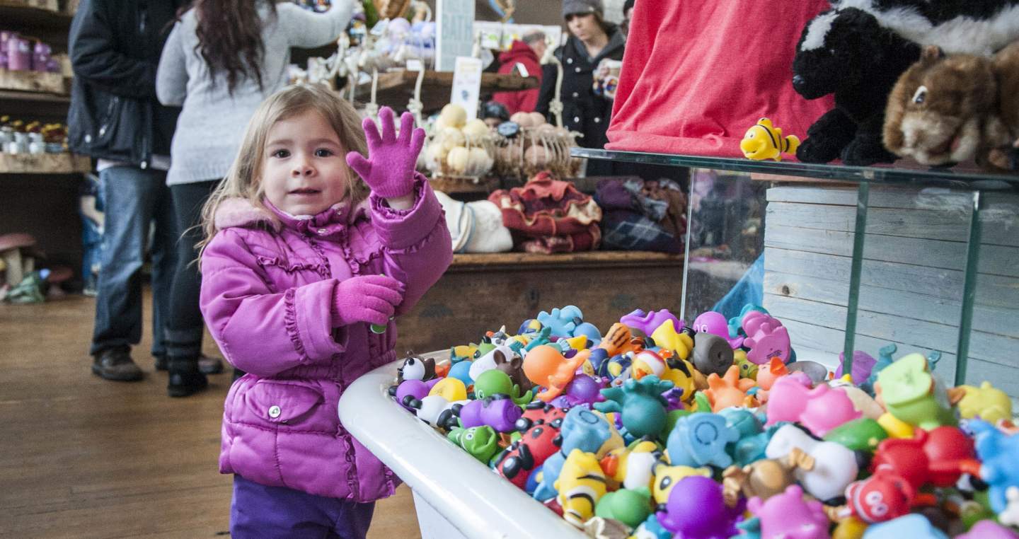 little girl shopping at sunrise soap company