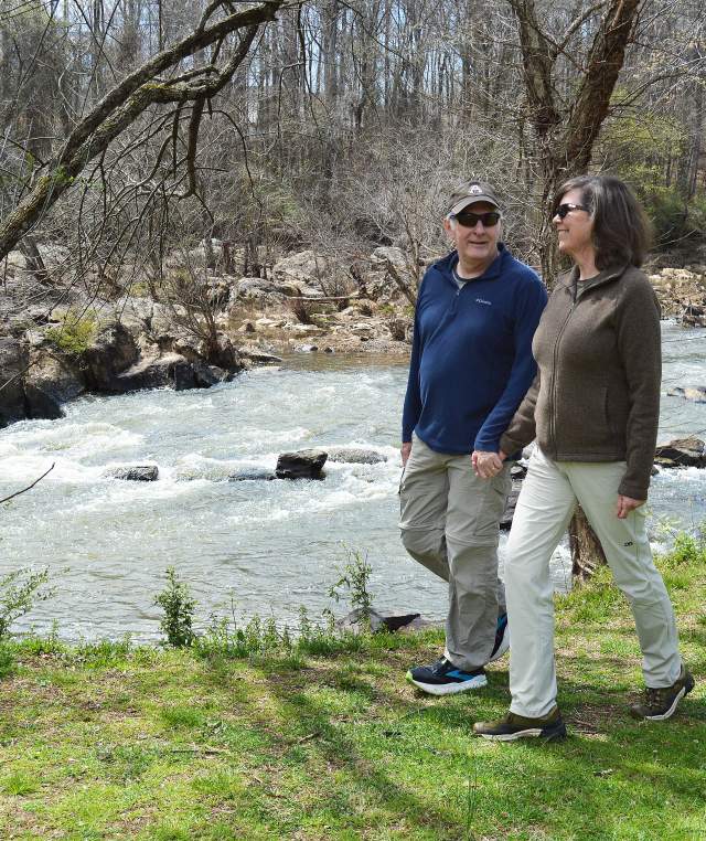 Couple hiking along the Deep River State Trail