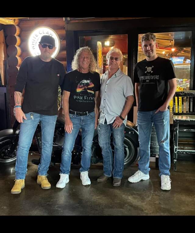 Homewreckers - live music