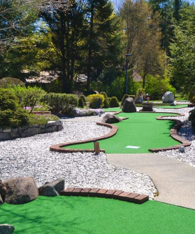 Bon’s Ice Cream & Adirondack Miniature Golf