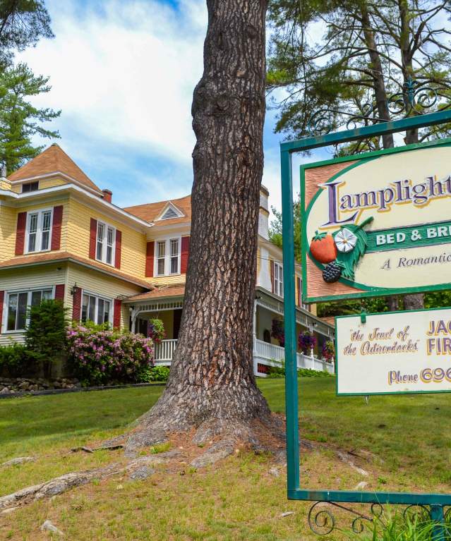 Lamplight Inn Bed and Breakfast