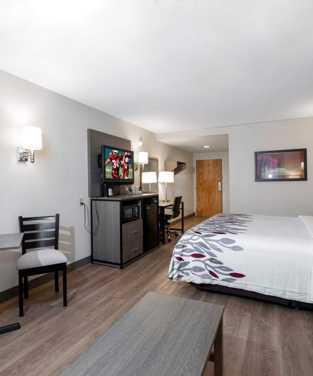 Red Roof Inn, Clifton Park