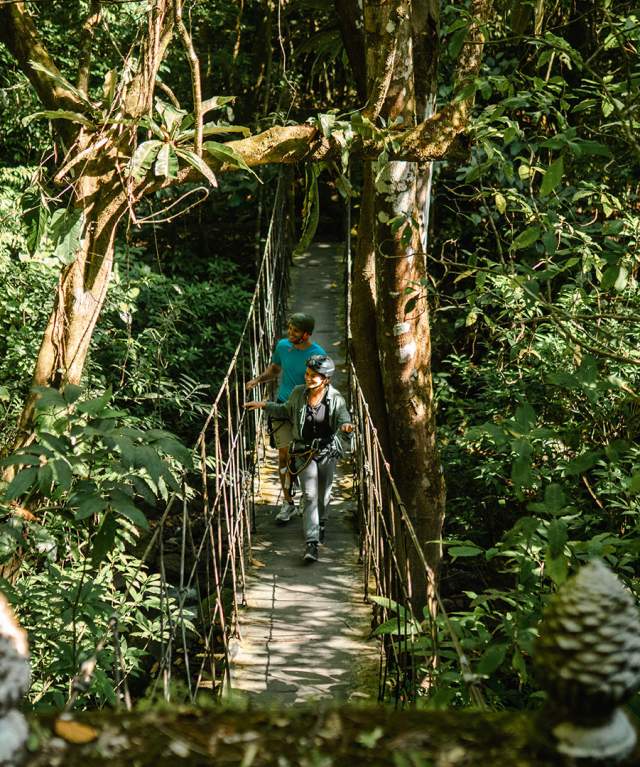 Hiking at Chorro el Macho, surrounded of nature at El Valle de Anton