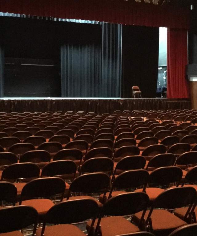 Interior de una de las salas de conferencias del Centro de Convenciones ATLAPA en Panamá.
